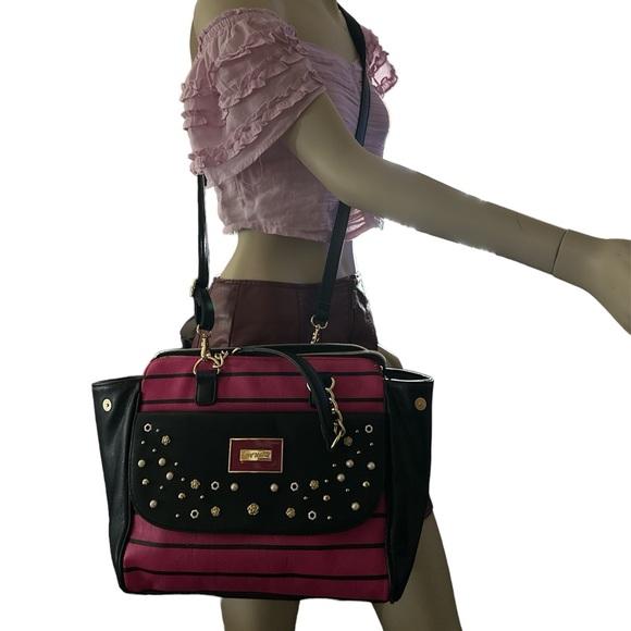 Betsey Johnson purse with matching wristlet - Picture 14 of 15